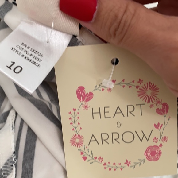 Heart&Arrow White Bodysuit girl. Elastic waistband - Picture 4 of 4